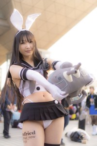 コミケにもいたコスプレ女子が公園でまんこ晒してる件www